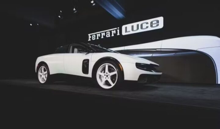 Bilionário paga R$ 207 milhões por Ferrari elétrica ridicularizada por fãs