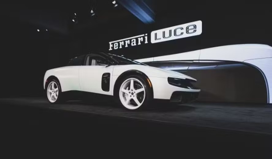 Bilionário paga R$ 207 milhões por Ferrari elétrica ridicularizada por fãs