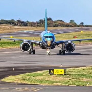 Latam testa em Salvador avião inédito, fabricado no Brasil, antes de iniciar novas rotas