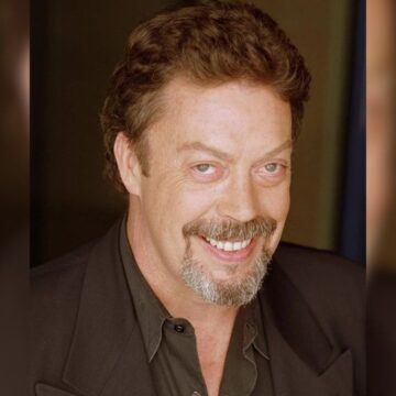 Morre aos 80 anos Tim Curry, ator de clássicos como ‘It’, ‘Esqueceram de Mim’ e ‘Todo Mundo em Pânico 2’