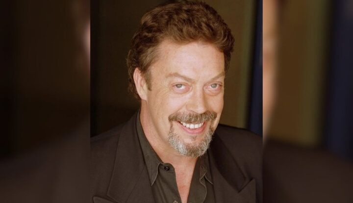 Morre aos 80 anos Tim Curry, ator de clássicos como ‘It’, ‘Esqueceram de Mim’ e ‘Todo Mundo em Pânico 2’