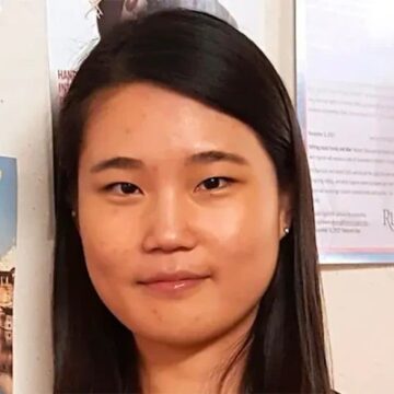 Mulher de 29 anos falsifica documento, finge ter 16 e volta à escola para ‘reviver adolescência’