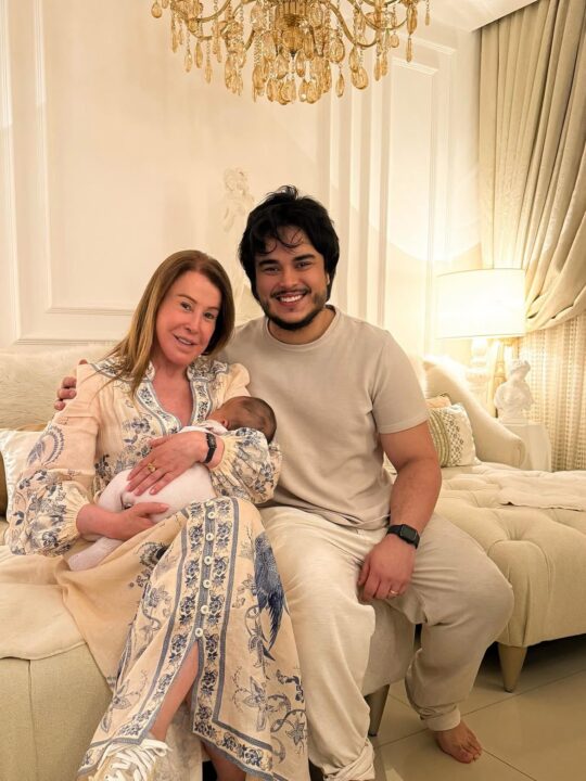 Filho caçula de Zezé Di Camargo e Zilu mostra foto rara com filha e mãe: ‘Serei presença’