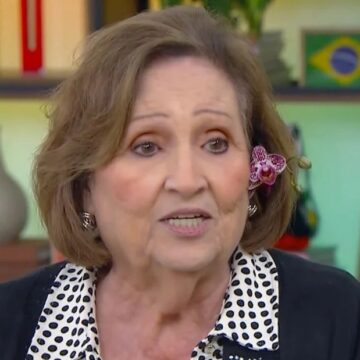 Filhos de Paulo Gustavo são proibidos de ver parte da peça que mostra morte dele; Déa Lúcia explica motivo
