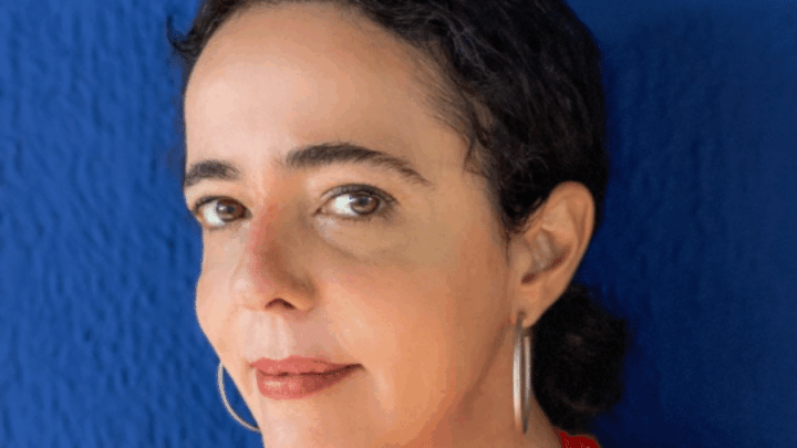 Silvia Buarque revela que passou por seis cirurgias após câncer de mama: “Há muita vida entre uma operação e outra”