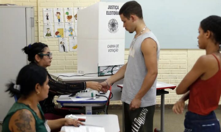 Eleitorado jovem recua 22% em 16 anos no Brasil, aponta levantamento