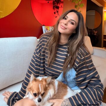 Alinne Rosa registra boletim de ocorrência após ser atingida com copo por folião no Fortal