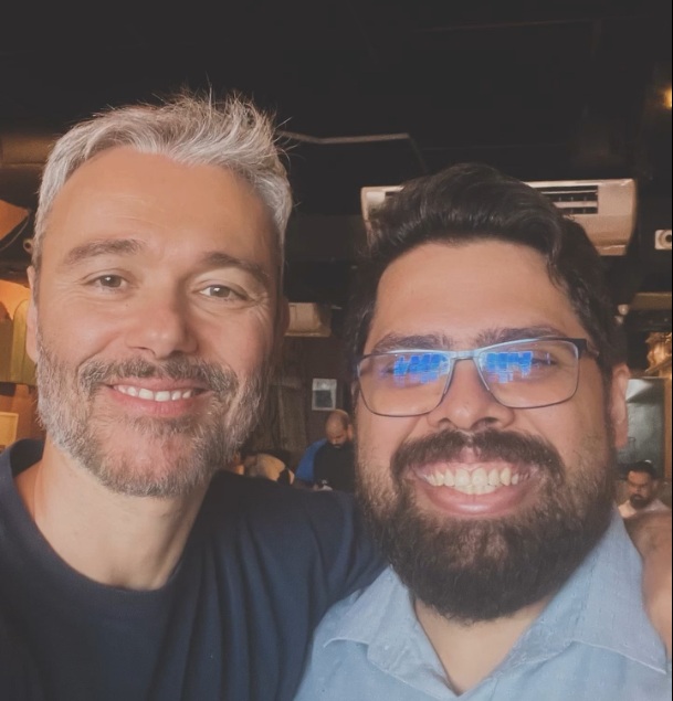 Em cartaz em Salvador, Angelo Paes Leme e Bianca Byington conhecem restaurante no Rio Vermelho