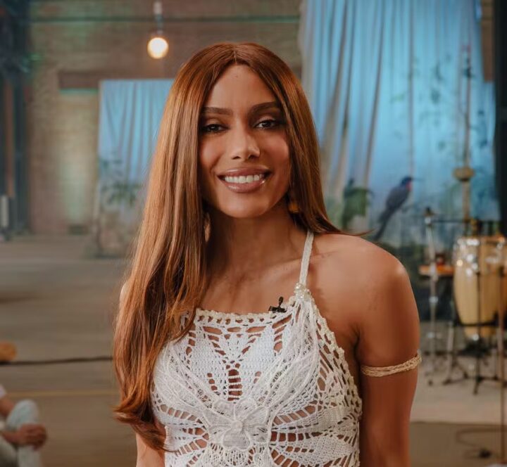 Anitta chega a Salvador com “Equilibrivm Tour” e destaca parceria com Grupo Ofá