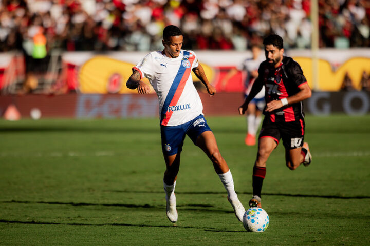 Primeiro tempo do clássico Vitória x Bahia termina em empate no Barradão