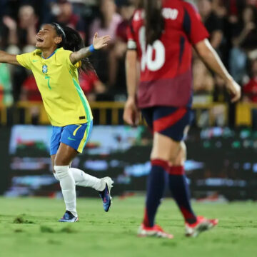 Câmara aprova projeto que cria regras para promover o futebol feminino no Brasil