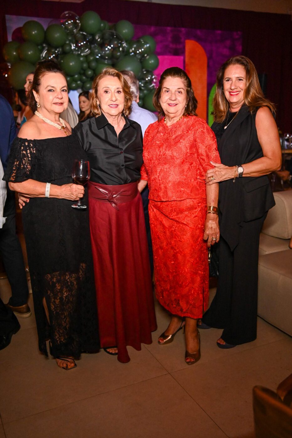 Maria Emília Carvalho, Tuvinha Papaleo, Lêda Teixeira Batista e Isabel Carvalho