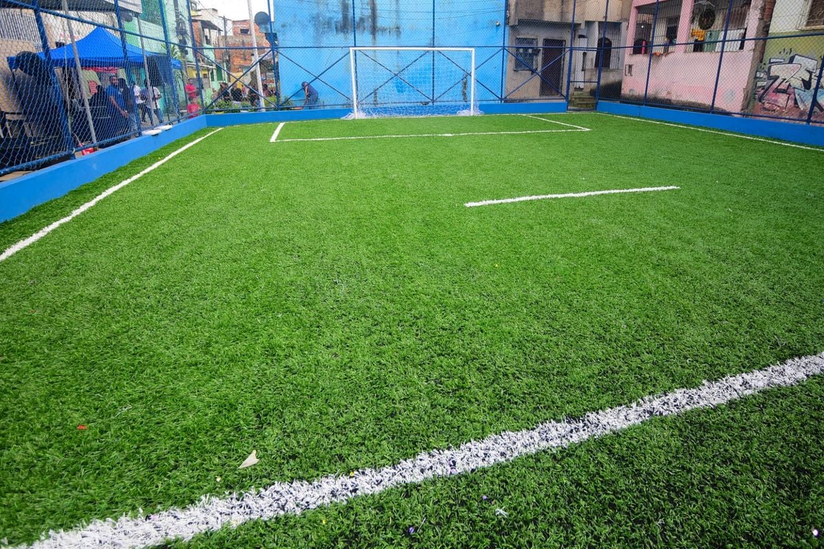 Campos de futebol públicos de Salvador podem ganhar vestiários com banheiros e bebedouros