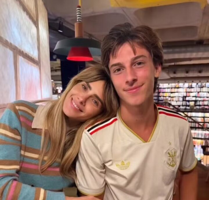 Filho caçula de Carolina Dieckmann completa 19 anos e mantém dieta sem açúcar desde os 13