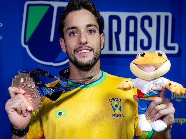 Atleta baiano conquista bronze em competição pan-americana de natação no Peru