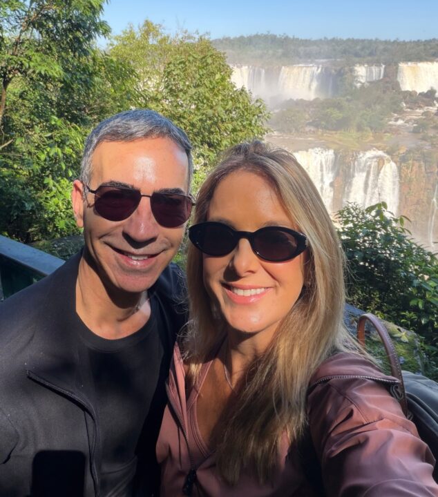 Após temporada na Grécia, Ticiane Pinheiro viaja com a família para Cataratas do Iguaçu