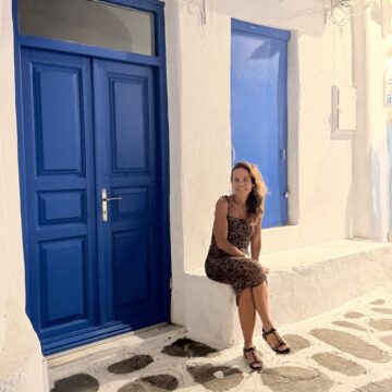 Verão na Grécia: irmã de Ivete Sangalo curte temporada em Mykonos