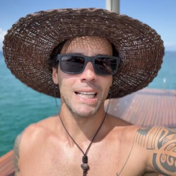 Daniel Cady aproveita dia de pescaria e brinca sobre inverno na Bahia: ‘A gente reclama de frio suando’