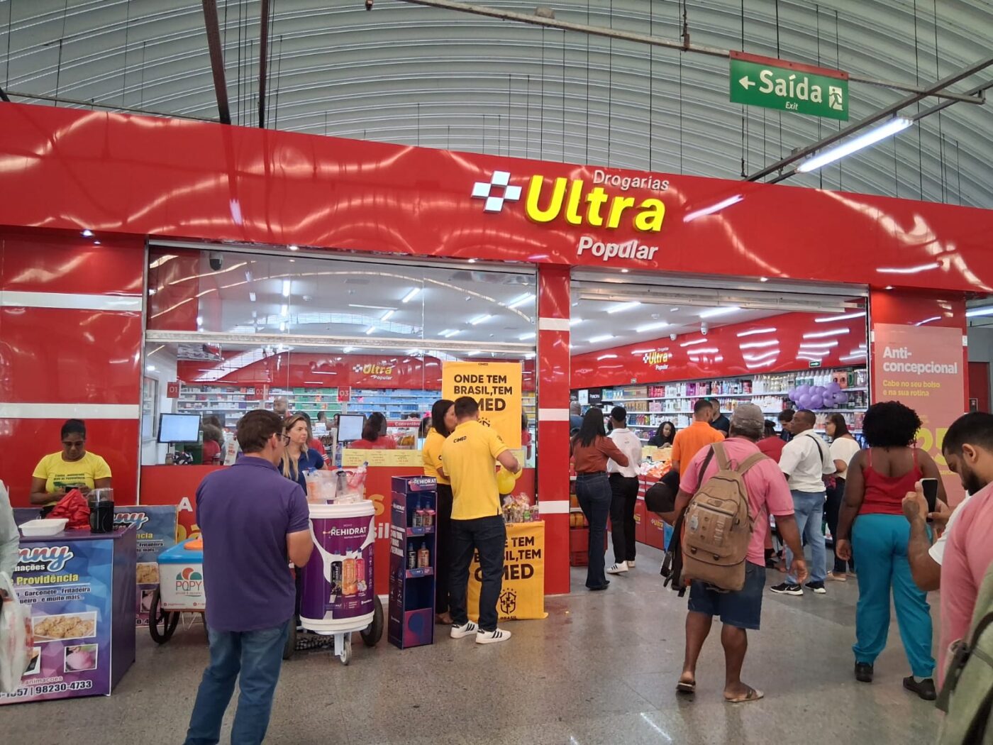 Estação de metrô ganha nova farmácia para atender passageiros em Salvador
