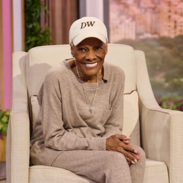 Dionne Warwick relembra amizade e diz que gostaria de cantar novamente com Gal Costa