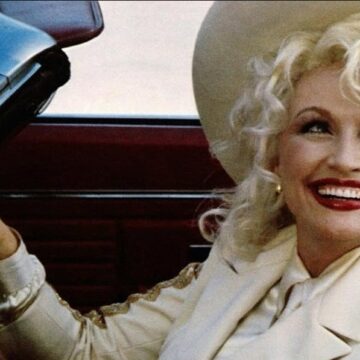 Você sabia? Dolly Parton, que morreu hoje aos 80 anos, também foi uma estrela de cinema em Hollywood