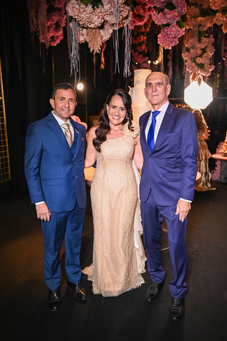 Carlos, Isabela Navarro e Ari Oliveira