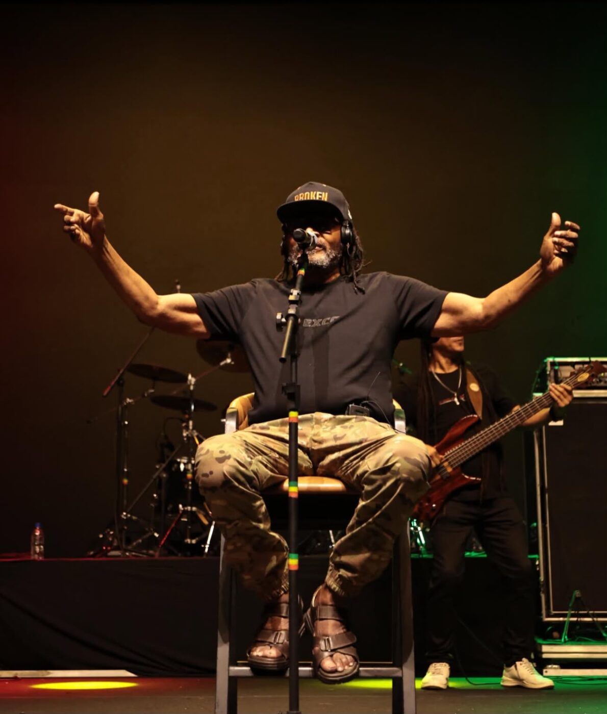 Edson Gomes lota a Concha Acústica do TCA durante show em Salvador