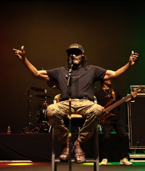 Edson Gomes lota a Concha Acústica do TCA durante show em Salvador