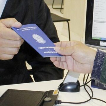Desemprego cai para 5,3% no segundo trimestre do ano, registrando o menor nível desde 2012