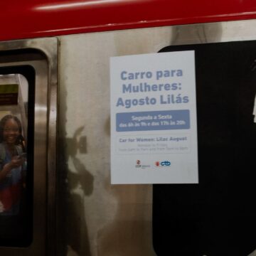 Metrô de Salvador inicia operação com vagões preferenciais para mulheres