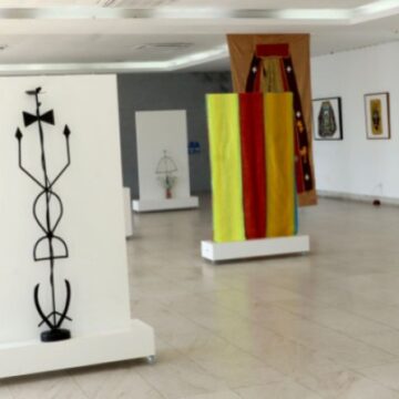 Exposição em Salvador celebra legado de Mestre Didi e linhagem do Ilê Asipá