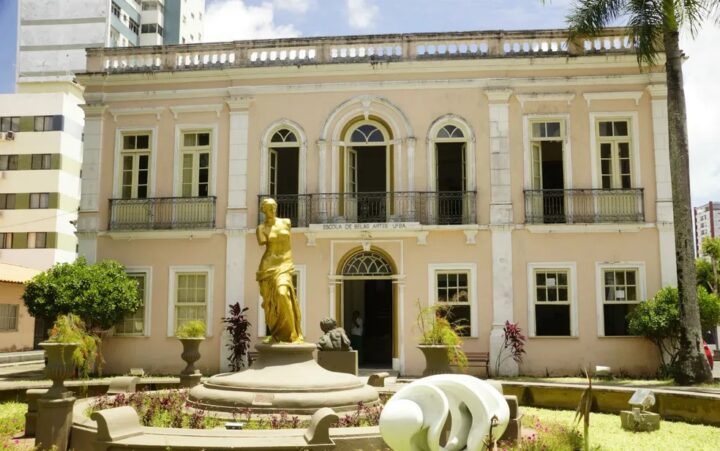 Escola de Belas Artes da UFBA empossa nova direção para gestão 2026-2030