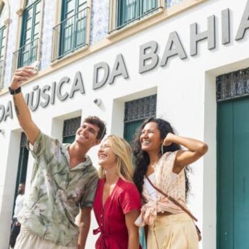 Brasil é o quarto país que mais aumentou o número de turistas estrangeiros no pós-pandemia, segundo levantamento