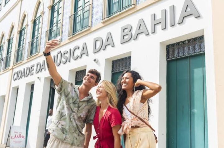 Brasil é o quarto país que mais aumentou o número de turistas estrangeiros no pós-pandemia, segundo levantamento