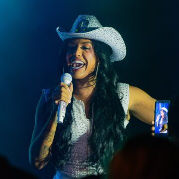 Conheça Giulia Trindade, cantora de Cruz das Almas que encantou Carlinhos Maia