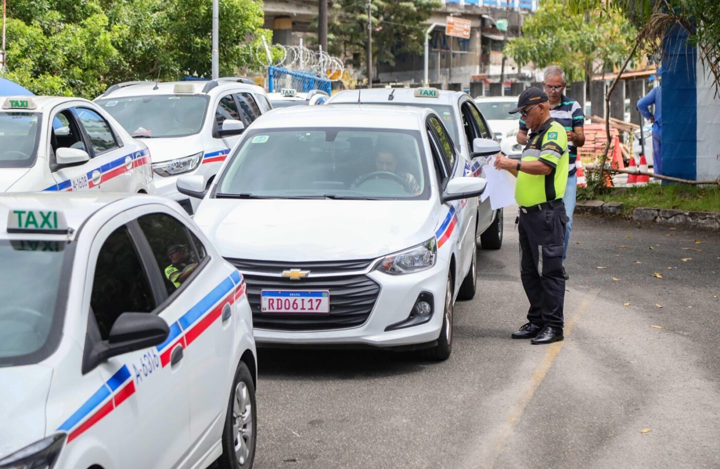 Taxistas de Salvador têm até setembro para realizar vistoria obrigatória