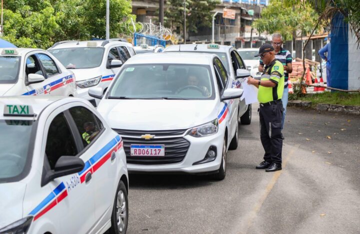Taxistas de Salvador têm até setembro para realizar vistoria obrigatória