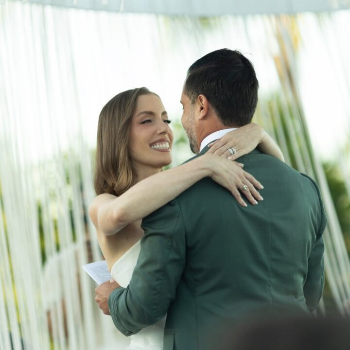 Fabiana Justus rebate críticas após fazer casamento sem crianças: ‘Acho muito louco’