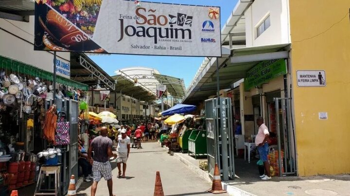 Festival Gastronômico da Feira de São Joaquim vai oferecer 150kg de feijoada e apresentações de grupos de samba neste domingo