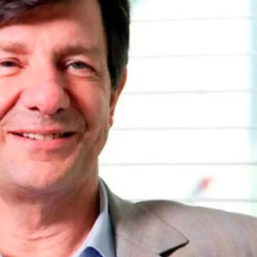 Conheça Fernando Moreira Salles, bilionário brasileiro que também tem carreira na literatura