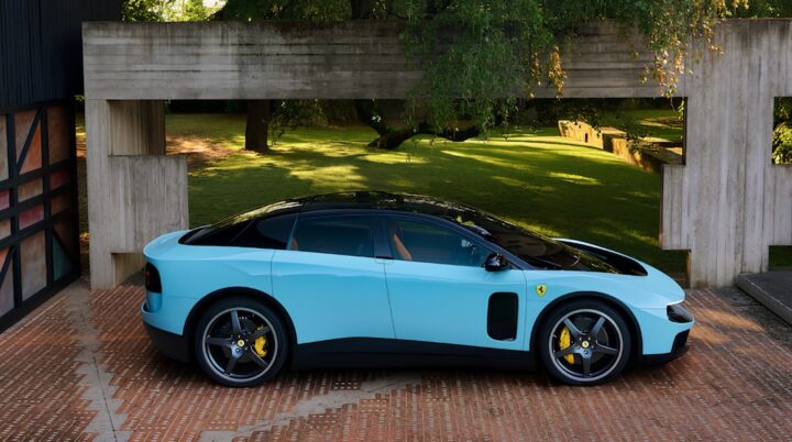 Primeiro carro elétrico da Ferrari é arrematado por R$ 208 milhões em leilão, quebrando recorde mundial; saiba mais
