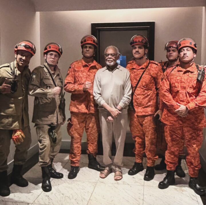 Aos 84 anos, Gilberto Gil fica preso em elevador no Rio de Janeiro