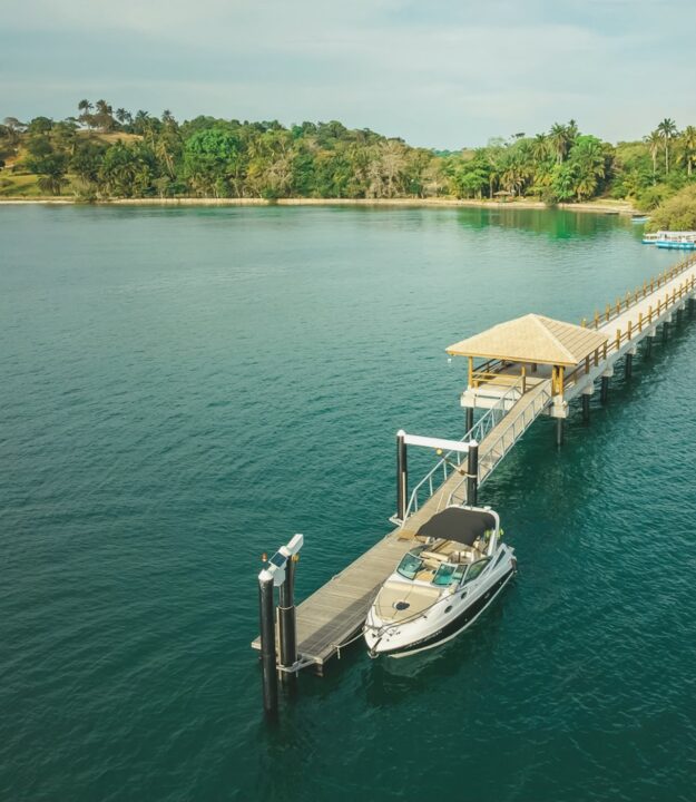 Ilha particular na Bahia recebe casamento do filho de Carla Perez e Xanddy; conheça o local