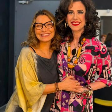 Janja da Silva prestigia espetáculo de Fernanda Torres no TCA, em Salvador