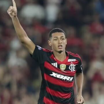 Flamengo recusa proposta de R$ 60 milhões de clube italiano por zagueiro de 19 anos