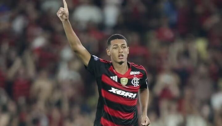 Flamengo recusa proposta de R$ 60 milhões de clube italiano por zagueiro de 19 anos