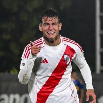 Flamengo contrata atacante argentino de 19 anos do River Plate
