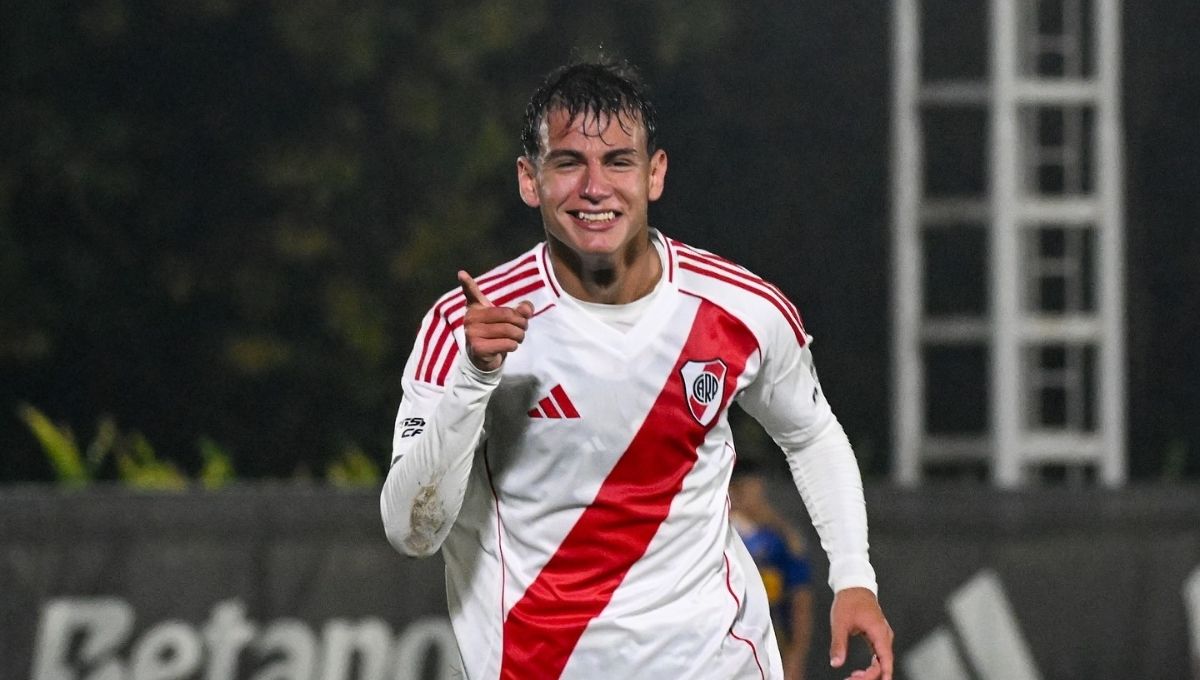 Flamengo contrata atacante argentino de 19 anos do River Plate