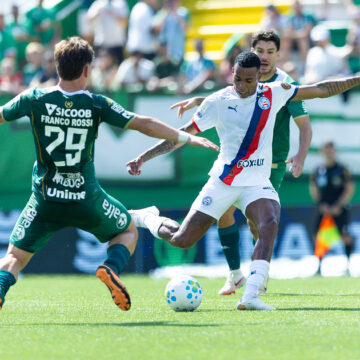 Em jogo de seis gols, Bahia e Chapecoense empatam na Arena Condá