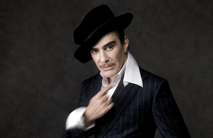 John Galliano recusa ser tema de exposição no MET 2027 após críticas: “Não é o momento”